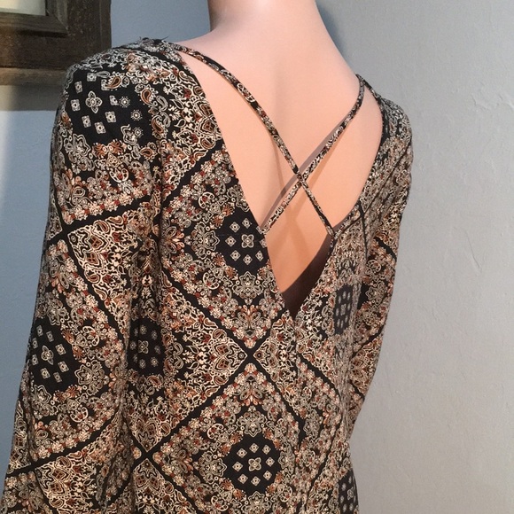 Forever 21 Top. Size Medium - Picture 4 of 5